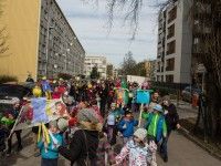 parada na uliczkach Biskupina