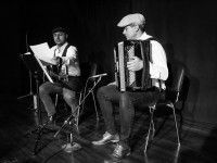 Aleksander Miśkiewicz (akordeon) i Damian Ciosek (gitara)