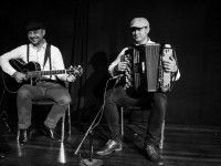 Aleksander Miśkiewicz (akordeon) i Damian Ciosek (gitara)
