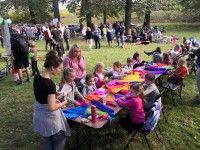 Pracownia lalkarska pod chmurką