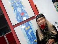 Bożena Rączka, wyrózniona w konkursie na projekt witrażu