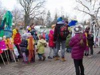 Parada z marzannami | zbiórka na parkingu